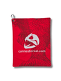 Serviette à main de pêche Les Cannes Boréal rouge avec logo, tissu absorbant et mousqueton pour bateau, kayak ou quai.